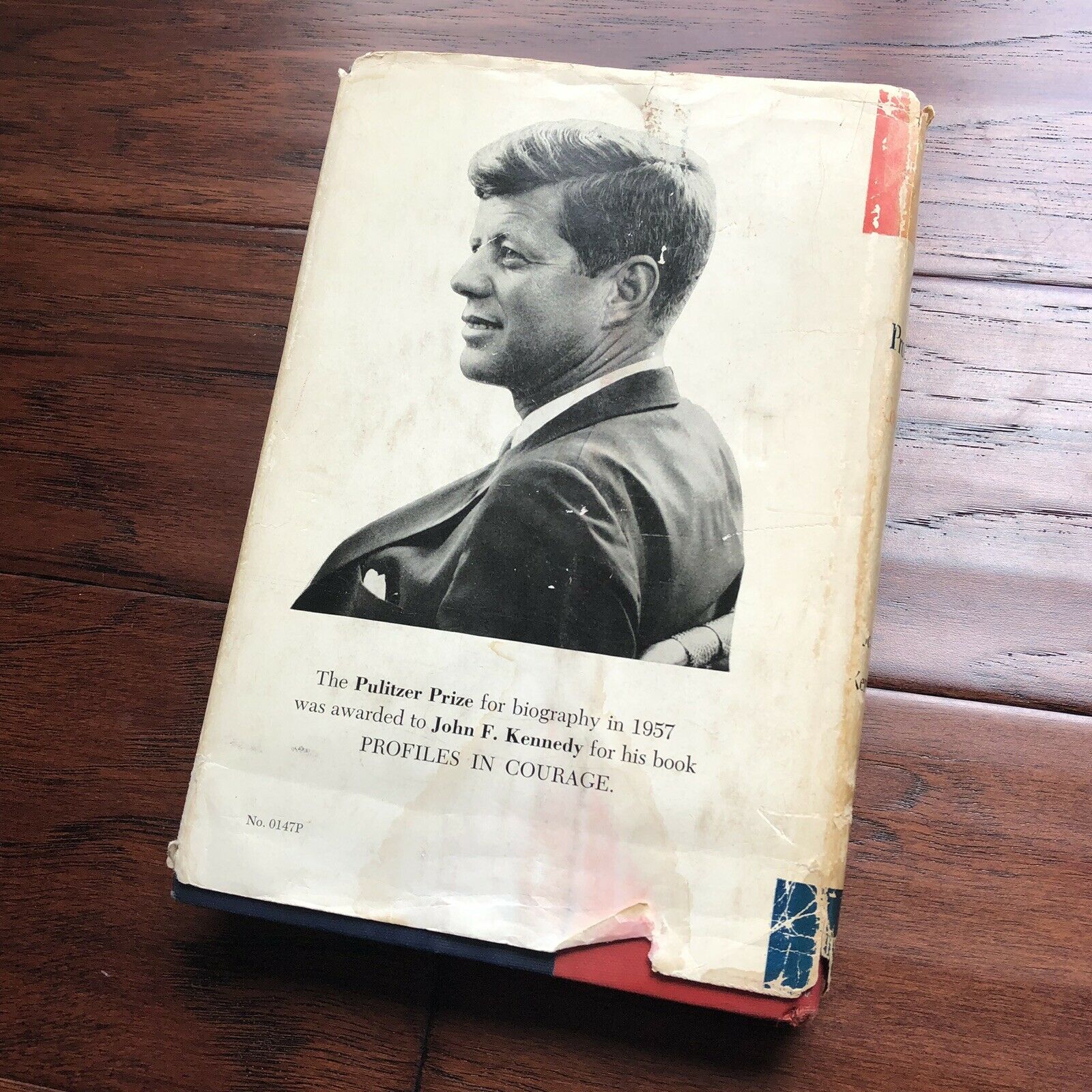 JOHN F. KENNEDY * JSA LOA * 1961 Signed AS PRESIDENT Book Profiles * Autograph