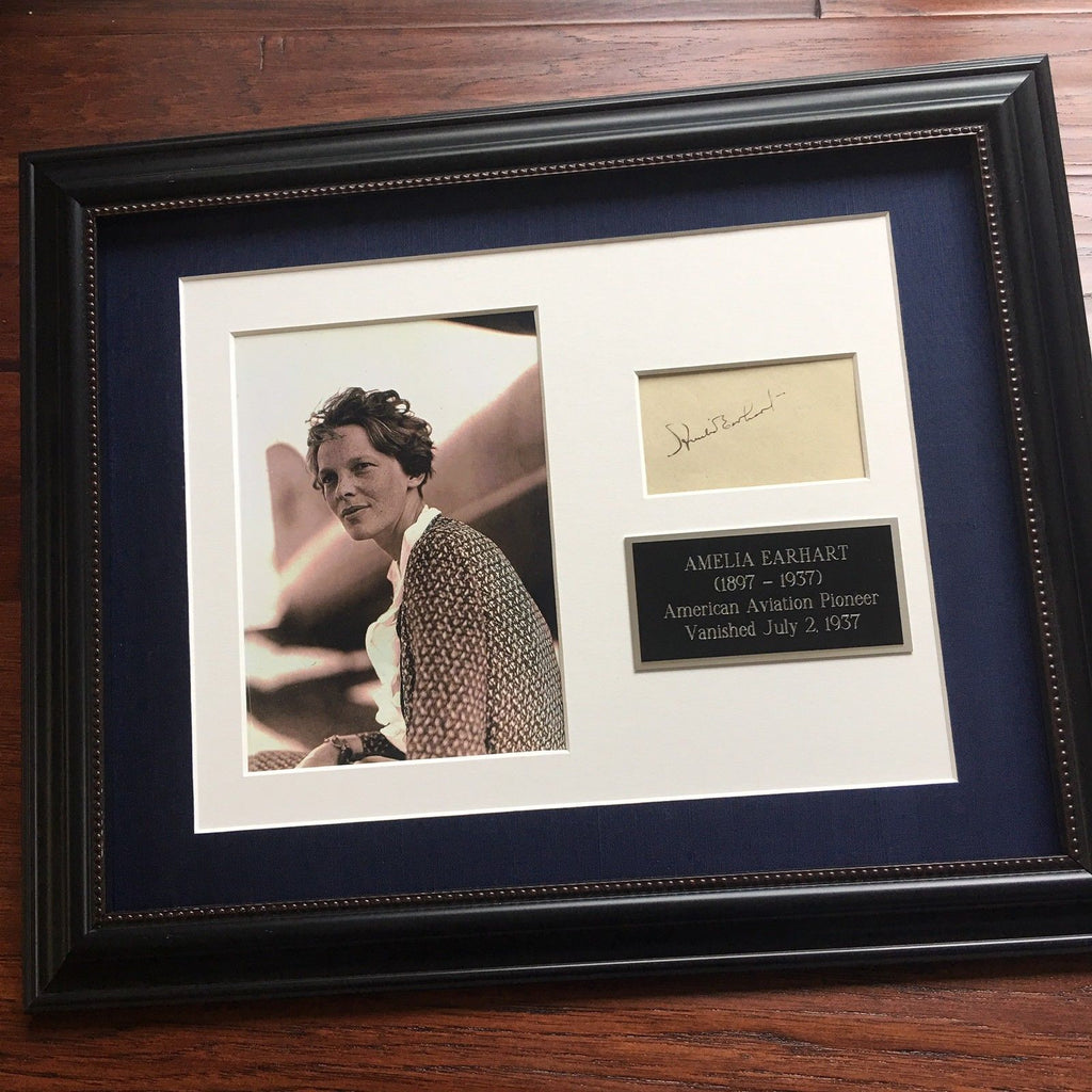 AMELIA EARHART * Legendary Aviator * authentic SIGNED Note Paper * AUTOGRAPH