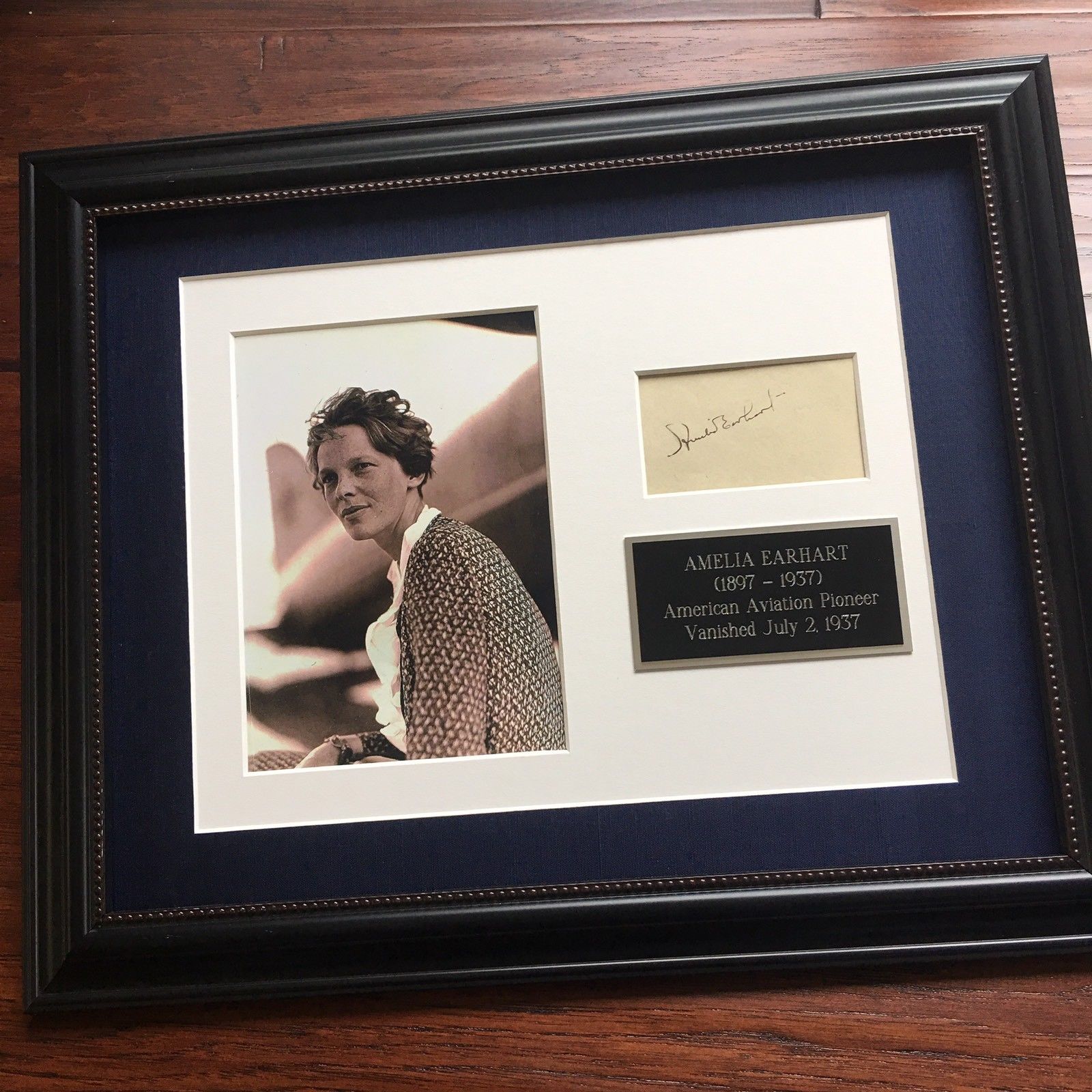 AMELIA EARHART * Legendary Aviator * authentic SIGNED Note Paper * AUTOGRAPH