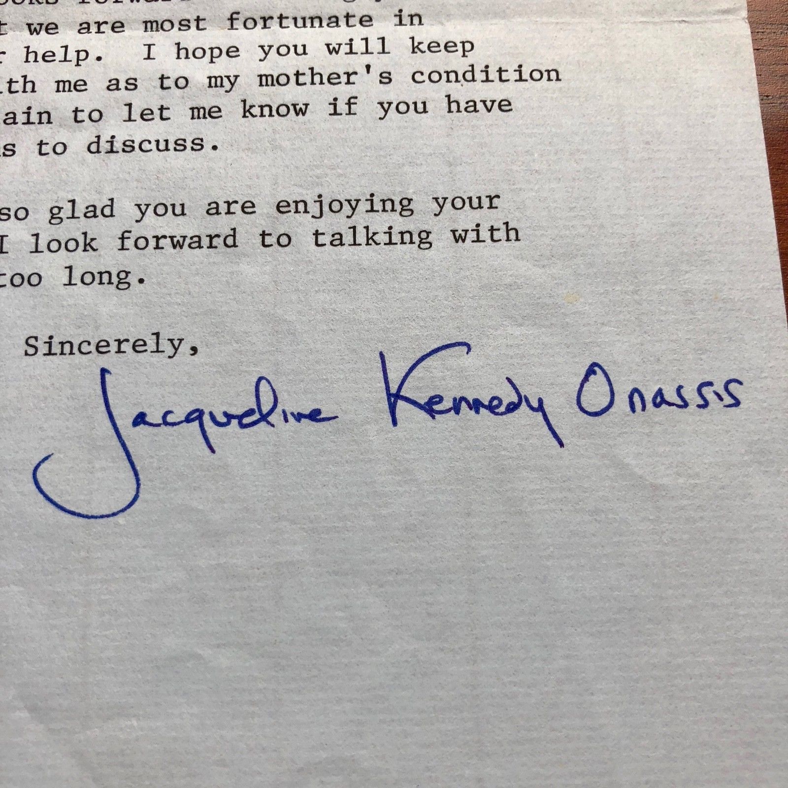 JACQUELINE KENNEDY * PSA/DNA * AUTOGRAPH Typed Letter SIGNED To Mom's Caretaker