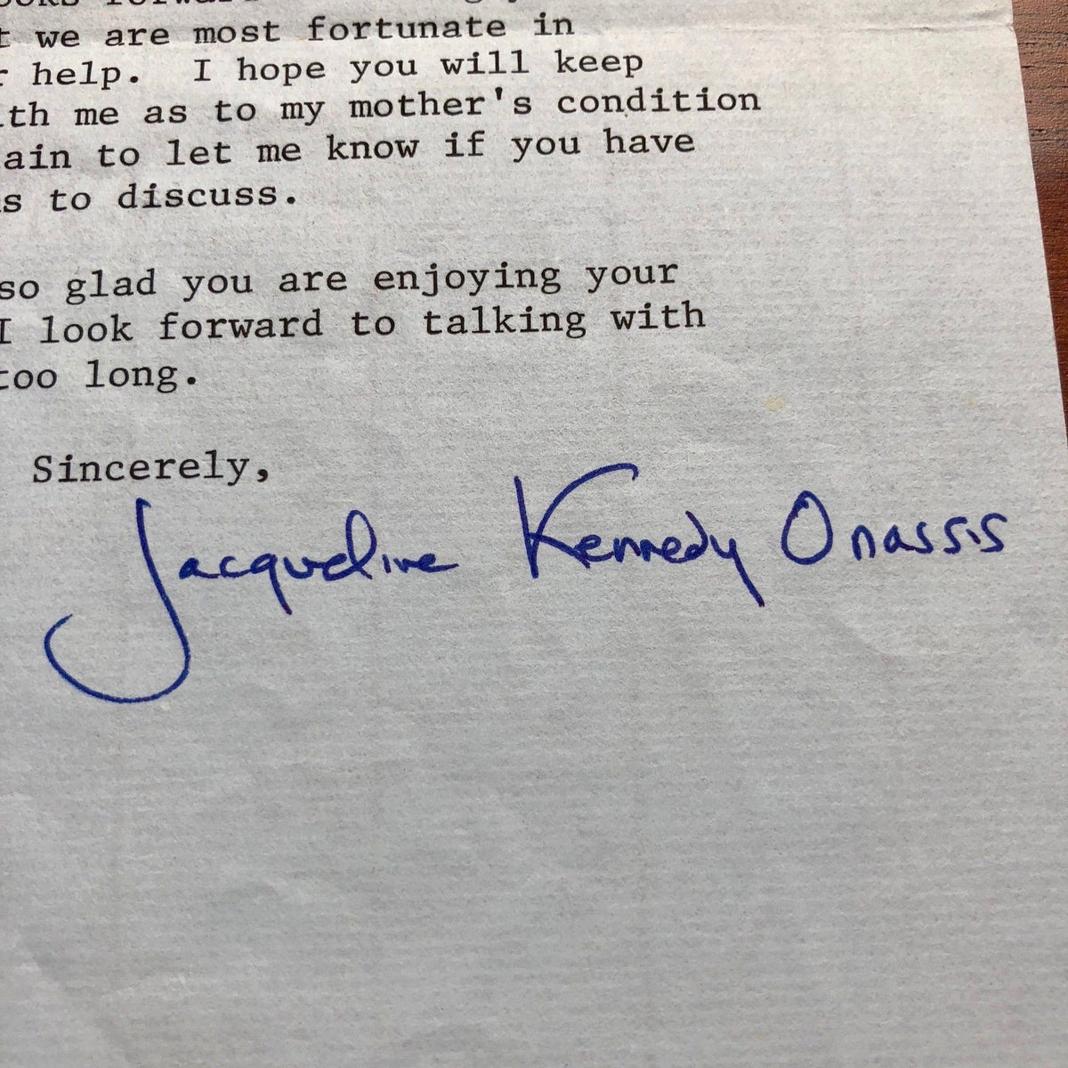 JACQUELINE KENNEDY * PSA/DNA * AUTOGRAPH Typed Letter SIGNED To Mom's Caretaker
