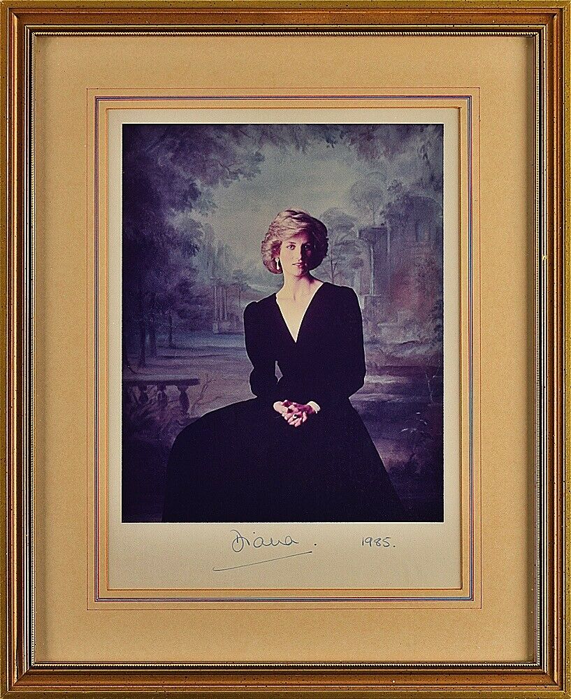 PRINCESS DIANA * PSA * AUTOGRAPH Snowdon Royal Portrait SIGNED * with Her PEN!