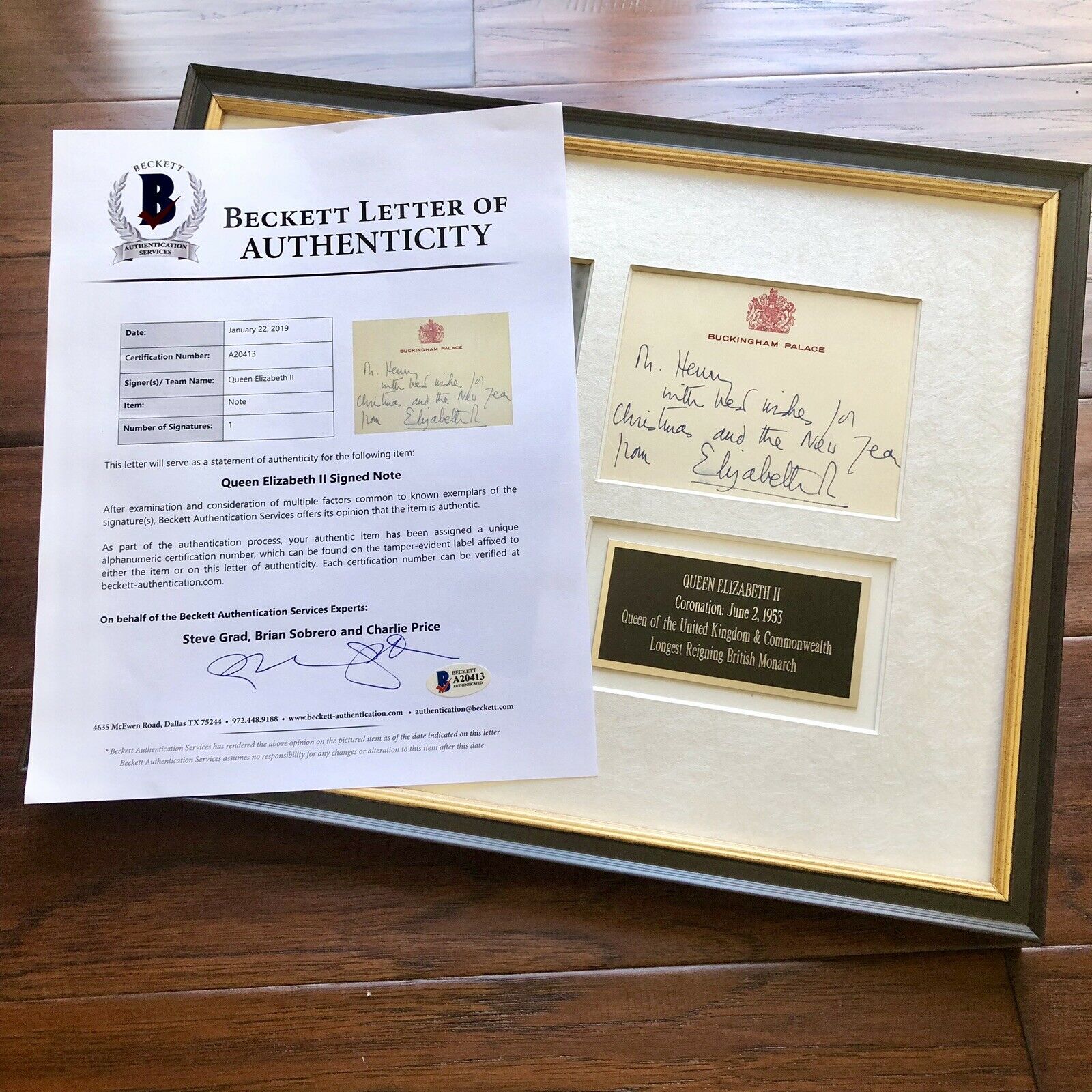 QUEEN ELIZABETH II * BAS LOA * Handwritten Autograph Buckingham Card SIGNED *
