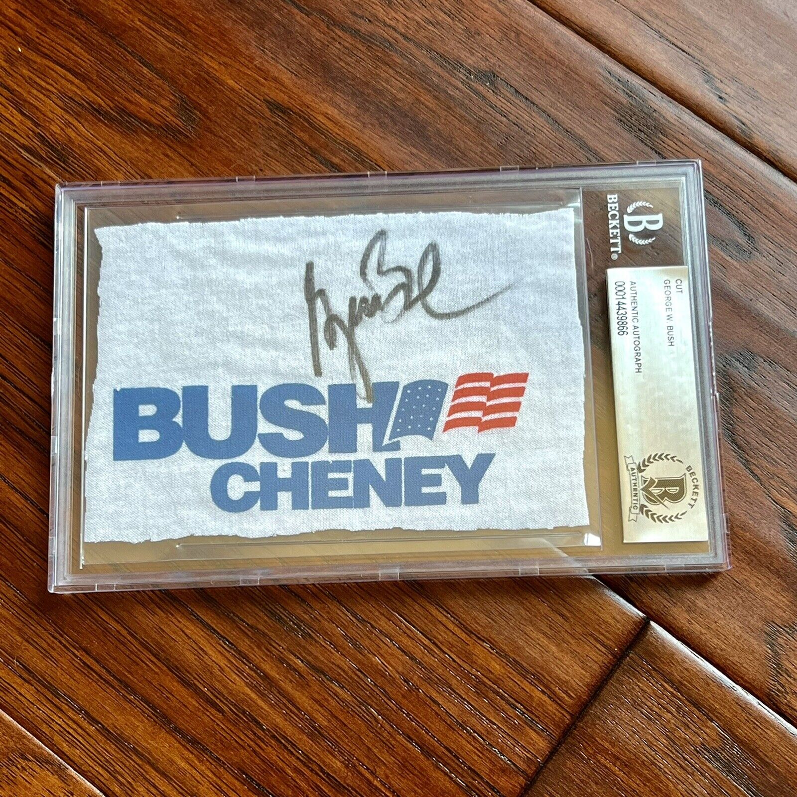 GEORGE W. BUSH * BAS Beckett Slab * Cut Autograph Signature Signed on Fabric