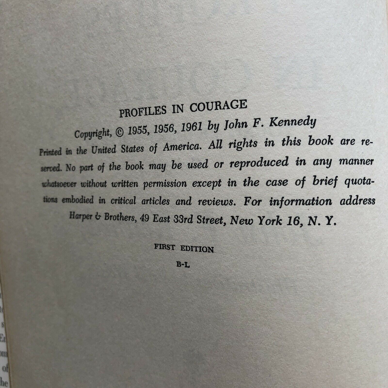 JOHN F. KENNEDY * JSA LOA * 1961 Signed AS PRESIDENT Book Profiles * Autograph