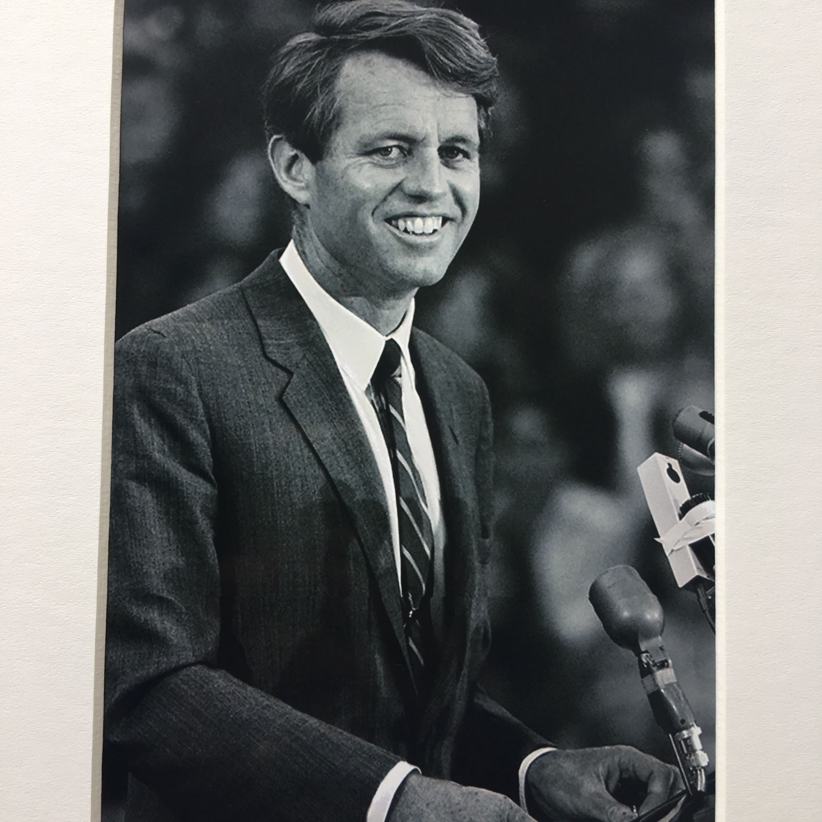ROBERT F. KENNEDY * JSA COA * Scarce Authentic AUTOGRAPH Card SIGNED