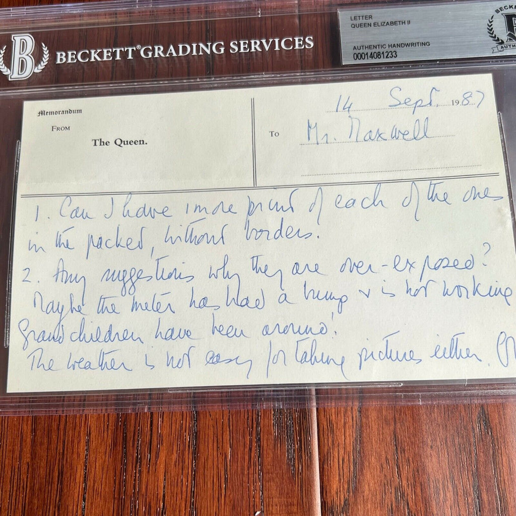 QUEEN ELIZABETH II * BAS * Hand Written AUTOGRAPH "From The Queen" Note SIGNED