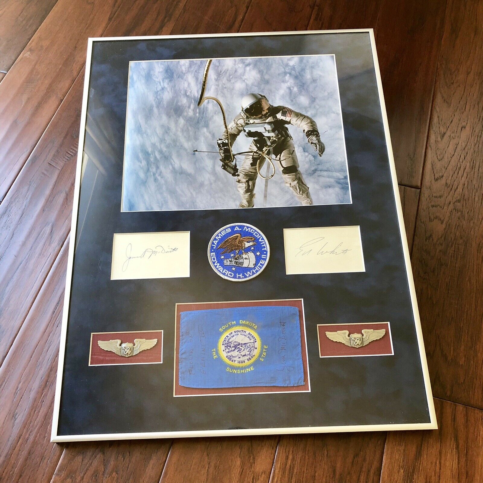 GEMINI IV * FLOWN FLAG * Autograph EDWARD WHITE JAMES MCDIVITT Signed Apollo COA
