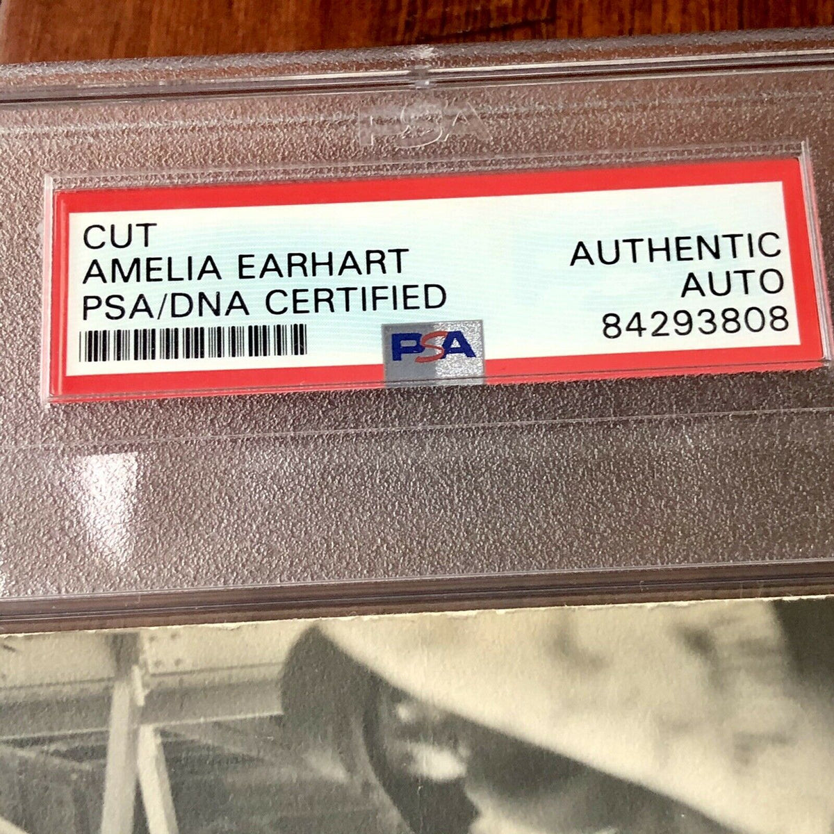 AMELIA EARHART * PSA/DNA Slabbed * Autograph Signed Photo with Provenance *