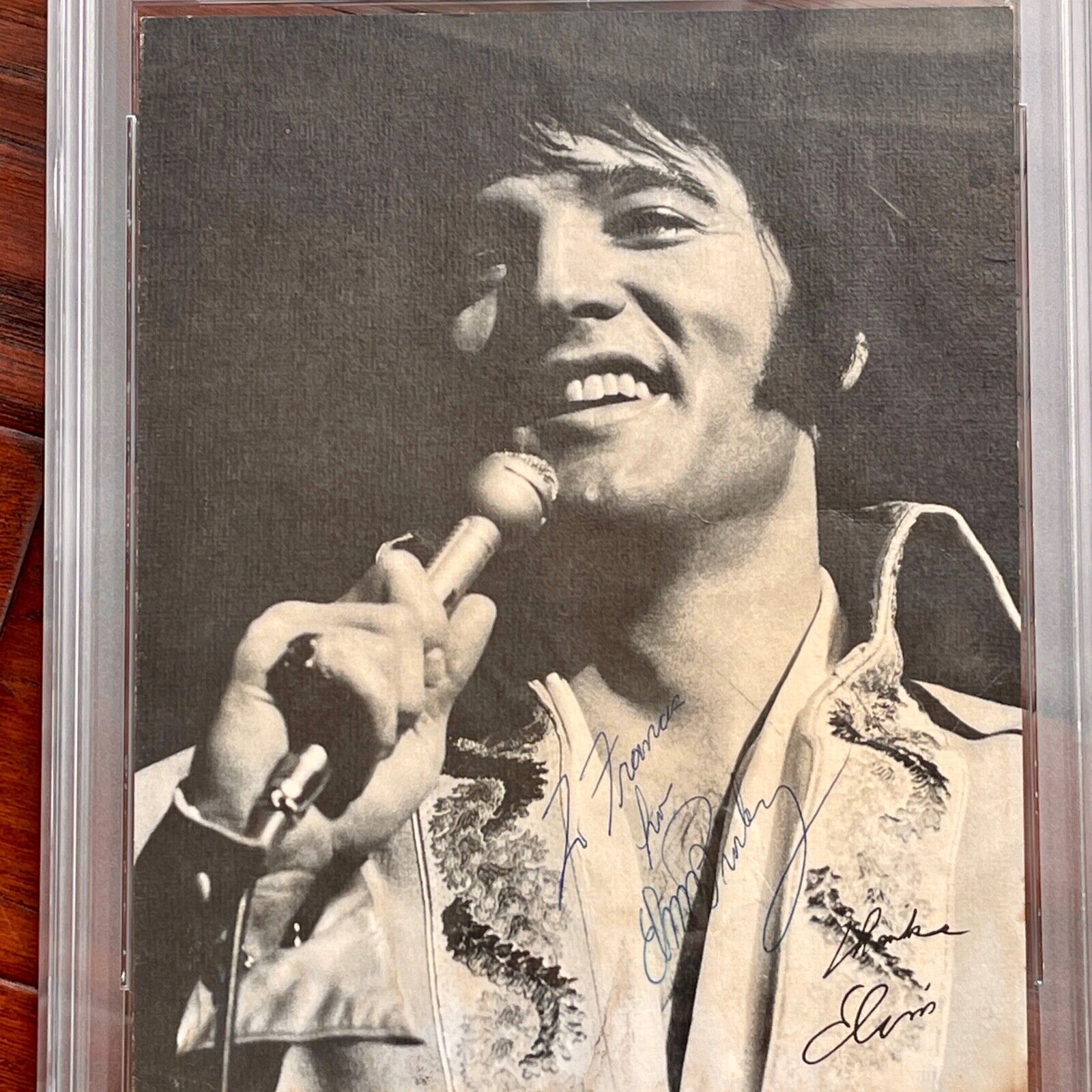 ELVIS PRESLEY * PSA/DNA * Exceptional B&W Autograph Concert Photo Signed