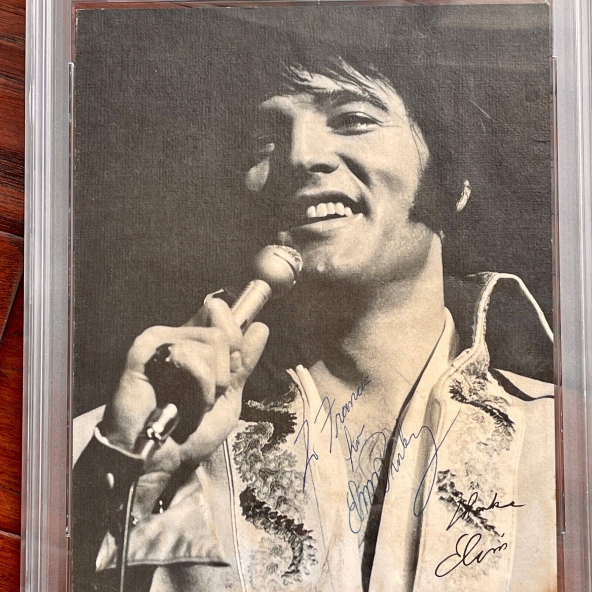ELVIS PRESLEY * PSA/DNA * Exceptional B&W Autograph Concert Photo Signed