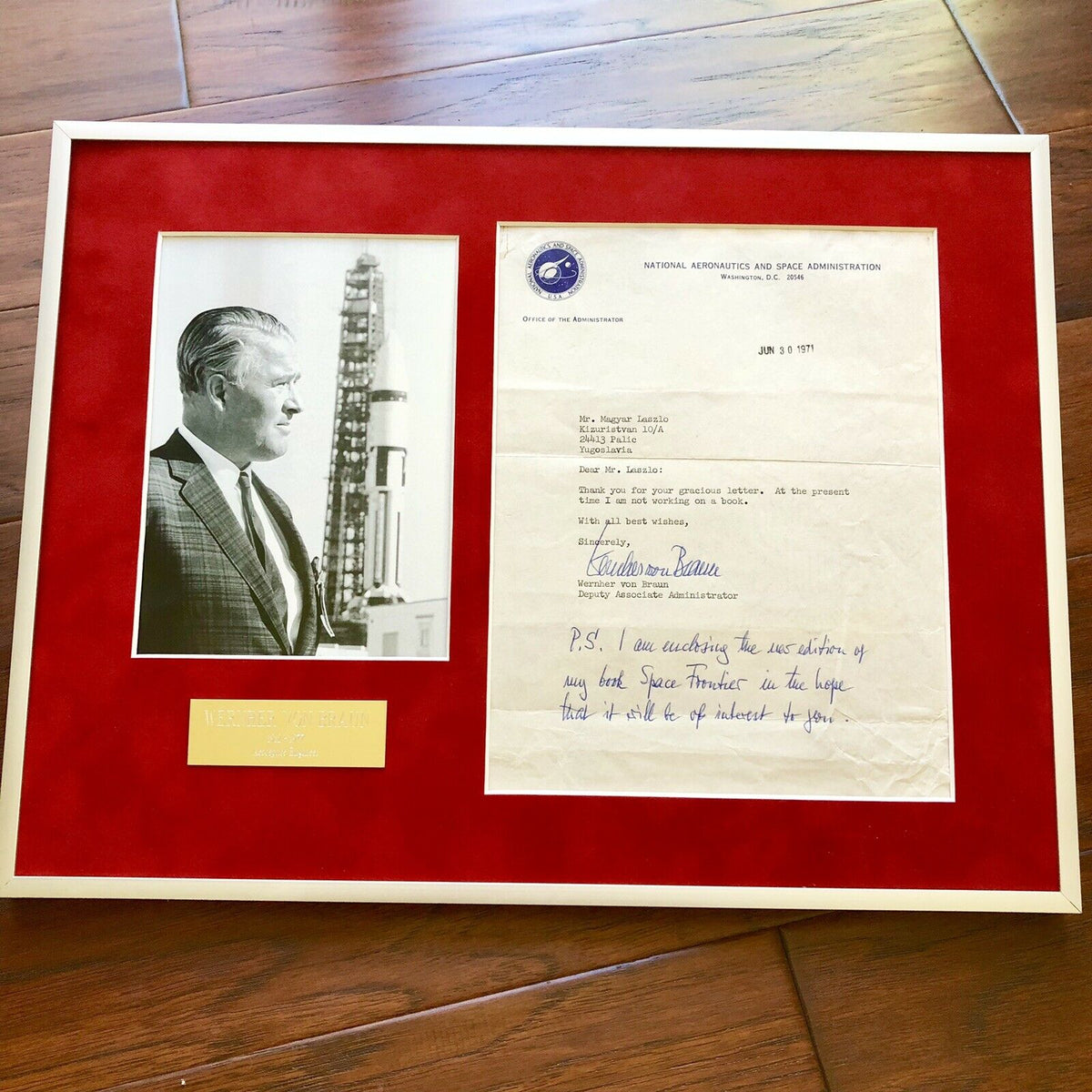 WERNHER VON BRAUN * Signed "Space Frontier" NASA Letter Postscript * Autograph