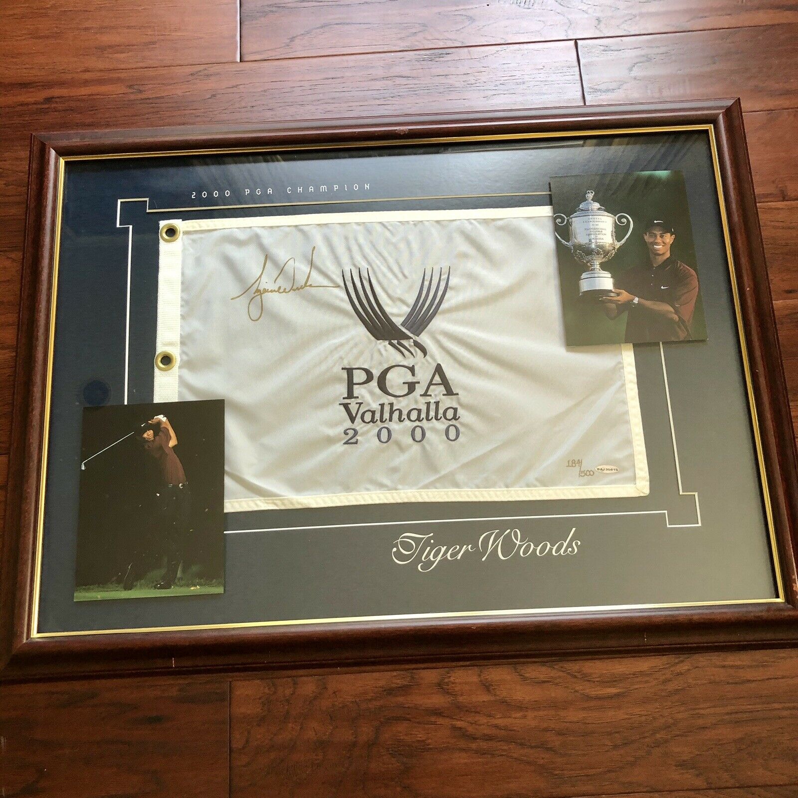 TIGER WOODS * UDA * Signed Pin Flag 2000 Valhalla Autograph Framed * Upper Deck